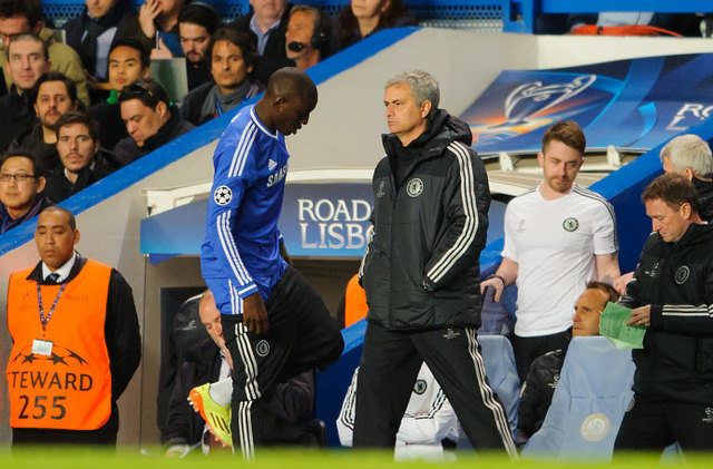 Chelsea entraineur Jose Mourinho - Demba Ba