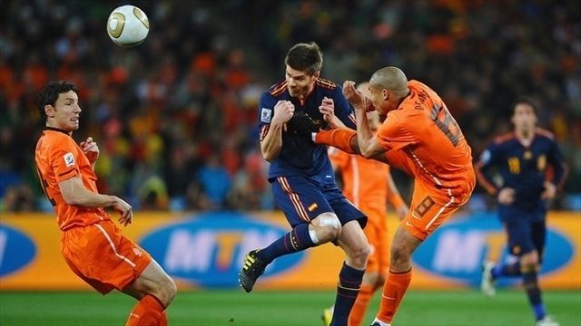 nigel de jong xabi alonso