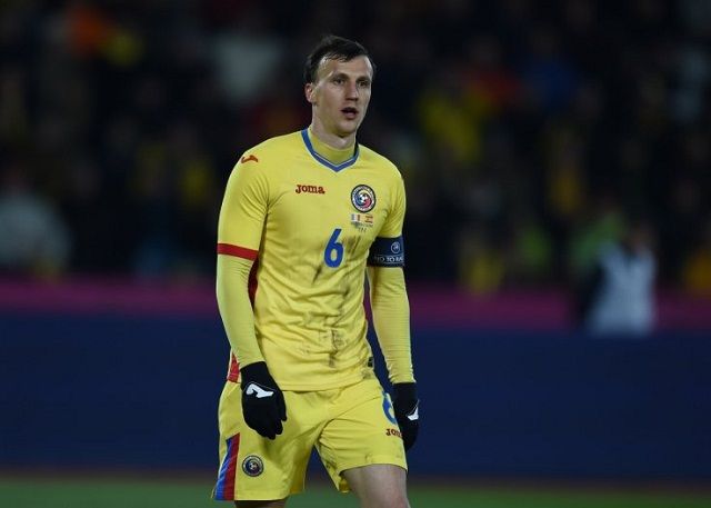 Vlad Chiriches traži