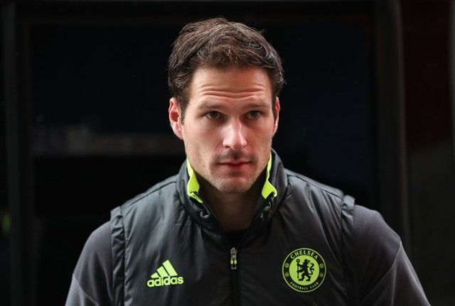 Asmir Begović napušta Chelsea