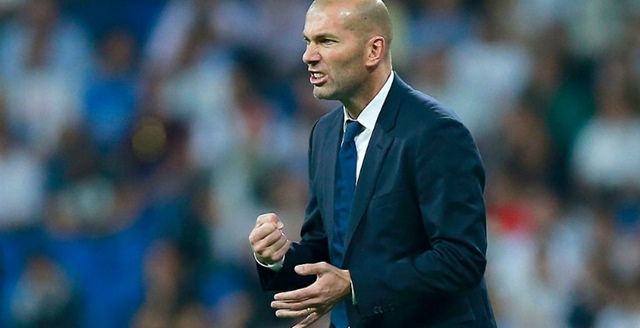 zidane uperio prst u krivce