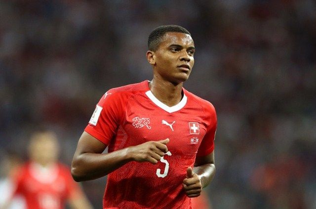 Akanji želi u Manchester United